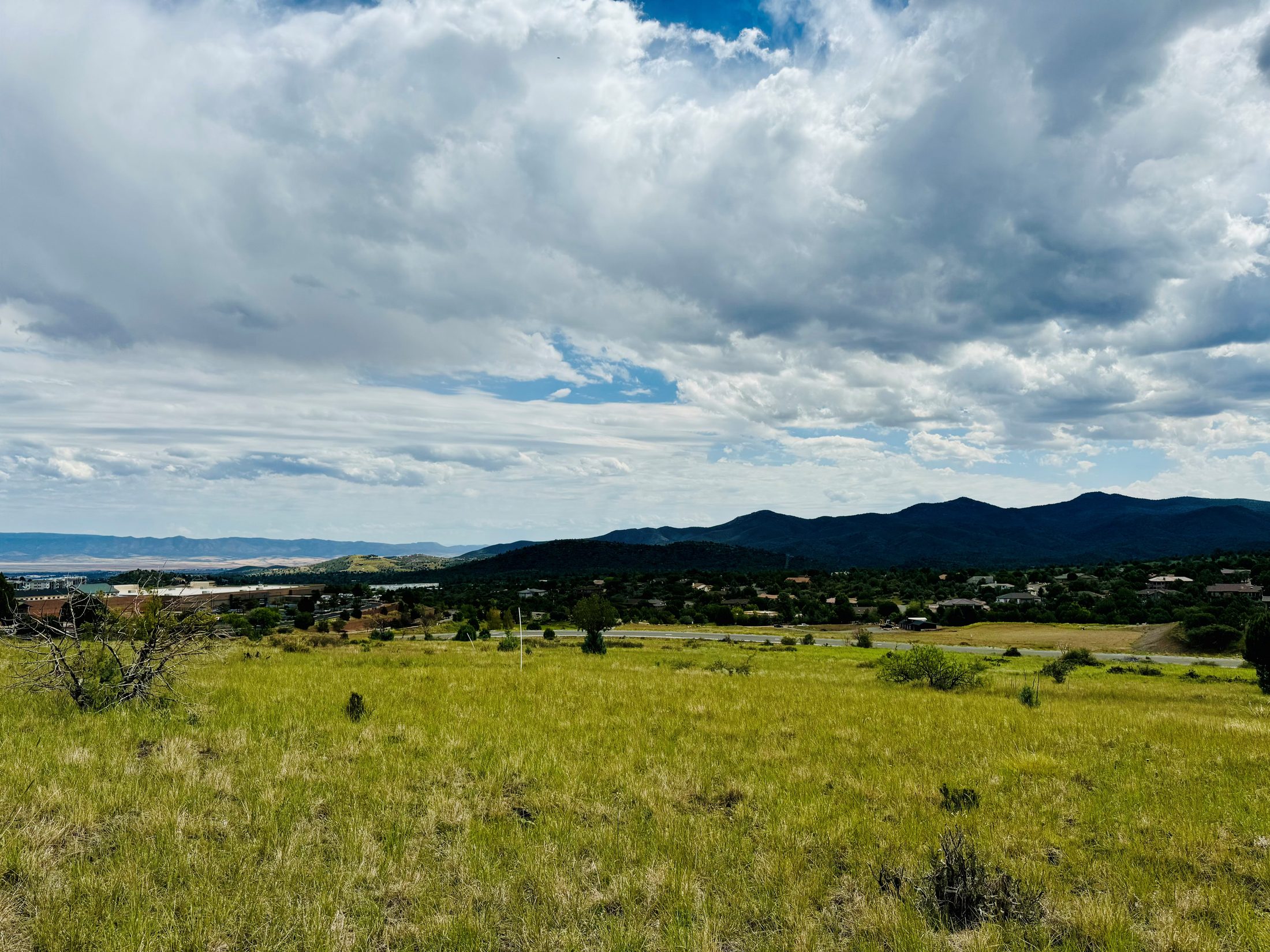 The view east from the site across the valley toward the Bradshaw Mountains